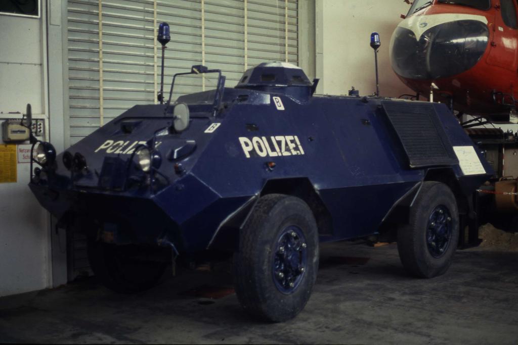Ehemals Sonderwagen SW II der Polizei Berlin
hier im Museum Bad Oeynhausen am 24.08.1994