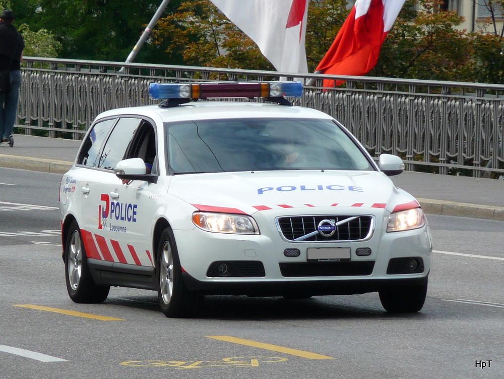 Eim Volvo Streifenwagen der Polizei von Lausanne unterwegs am 09.09.2010