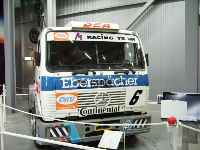 Ein alter Mercedes Benz Renn Truck in Technik Museum Speyer am 19.02.11