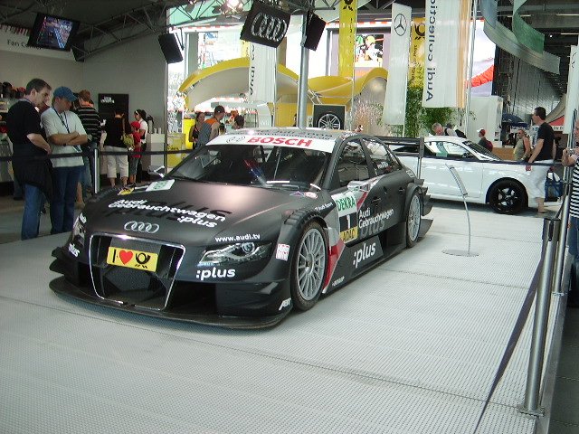 Ein Audi A4 DTM Replikat als Ausstellungs Objekt bei der DTM am 16.08.09