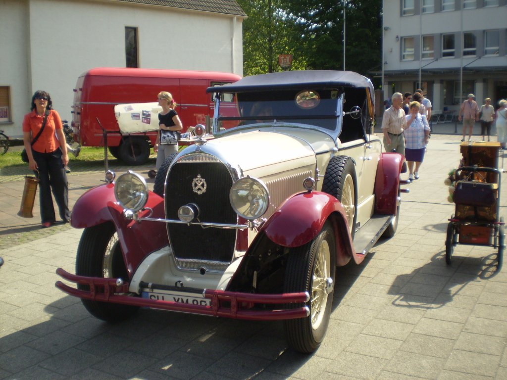 Ein Auto der Fa.Hotchkiss Bj.1928 fotografiert in Niederkassel-Sommer 2010