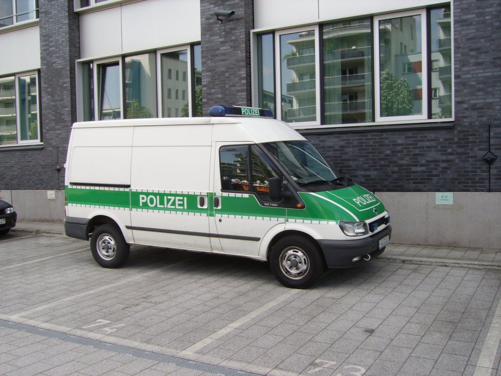 Ein Ford Transit der Polizei Frankfurt am Main am 28.05.11