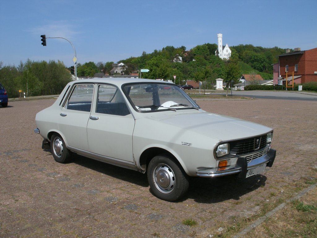Ein gepflegter Dacia 1300 auf einem Parkplatz in Lietzow am 11.Mai 2011.