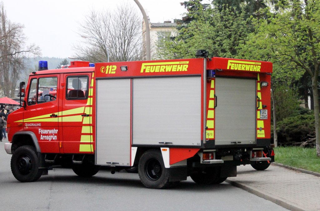 Ein Lschfahrzeug TSF-W der Freiwillige Feuerwehr Arnsgrn. Zusehn beim Fest 150 Jahre Feuerwehr Zeulenroda. Foto 01.05.2013   