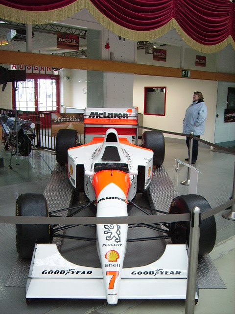 Ein Mc Laren Formel 1 Rennwagen in Technik Museum Speyer am 19.02.11