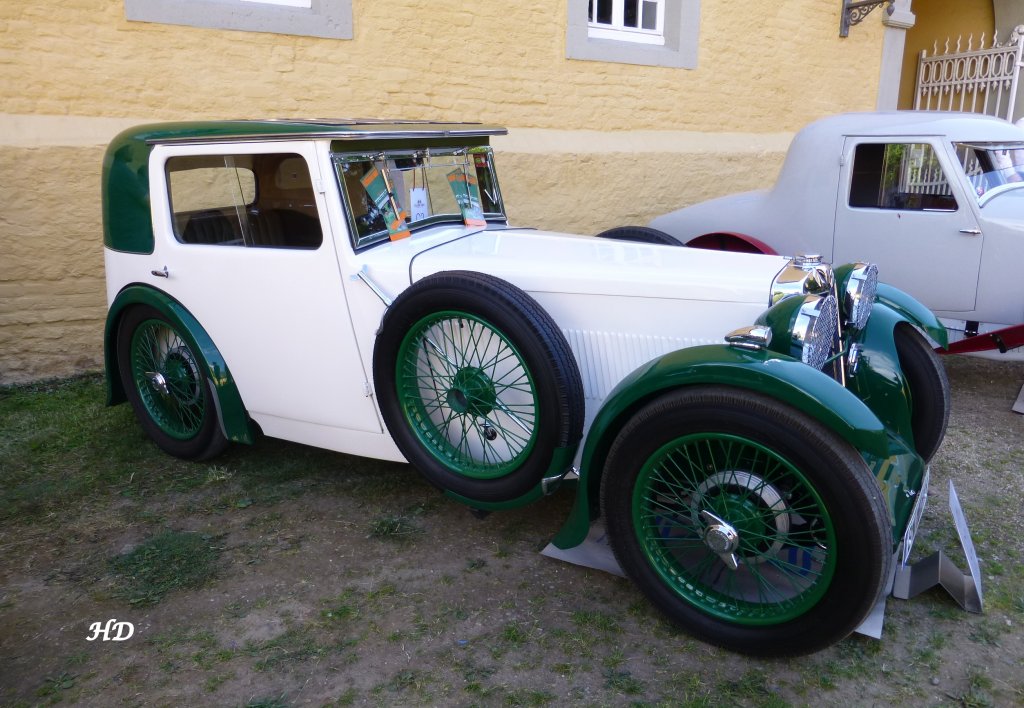 Ein MG F1 Magna Salonette, Baujahr 1933, 6-Zylinder Motor mit 1271 ccm, 47 PS.
Diese Fahrzeug ist eines von nur 3 Exemplare weltweit.
Gesehen bei den Classic Days Schloss Dyck 2013.