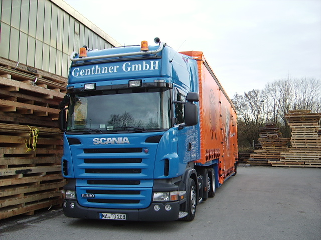 Ein Scania LKW in Karlsruhe am Gterbahnhof am 15.01.11