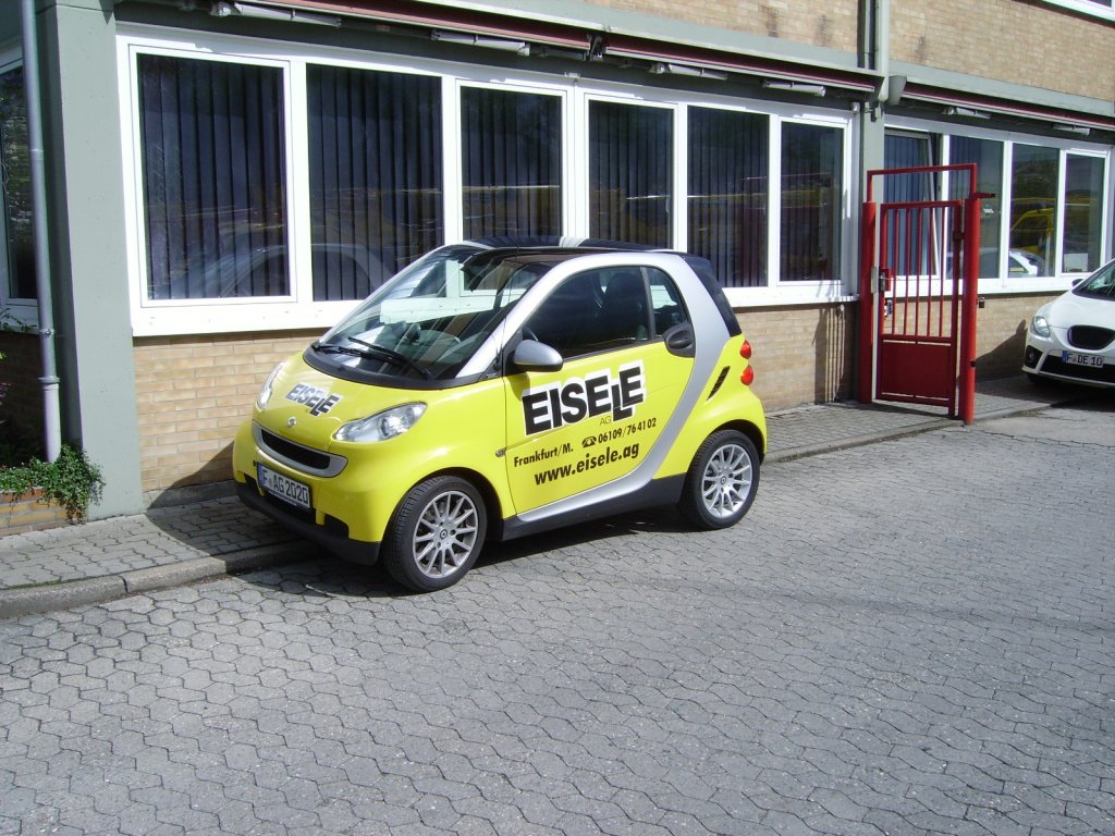 Ein Smart der Eisele AG am 24.06.11 in Maintal 