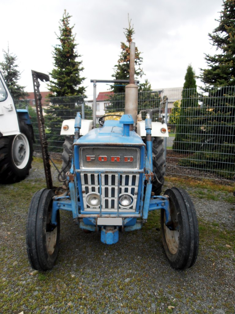 Ein Traktor von Ford beim Traktor Treffen. Foto 12.05.12