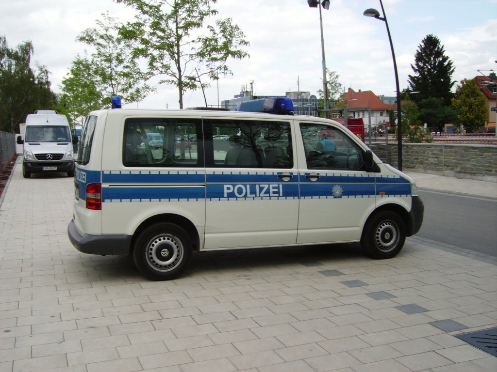 Ein VW T5 der Bundespolizei am 18.06.11 in Oberursel 