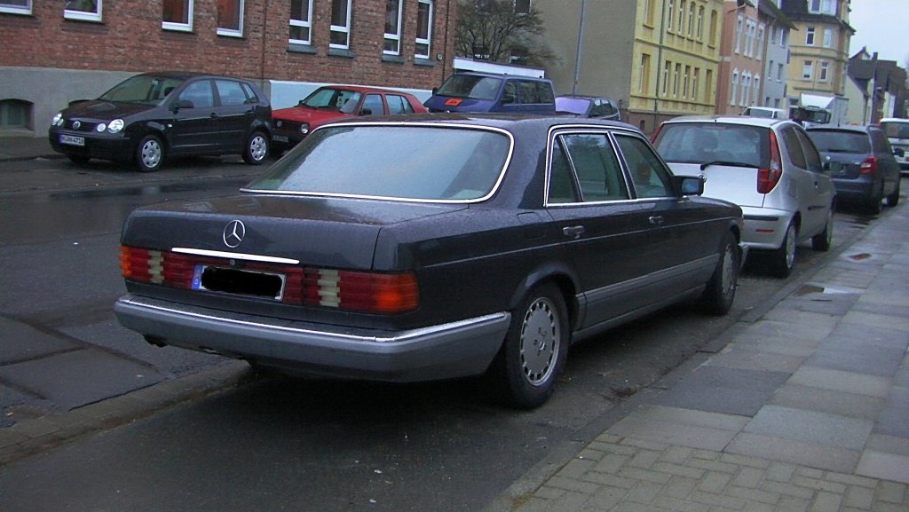 Eine Mercedes 500 er Limosine, am 19.01.2011 in Lehrte.