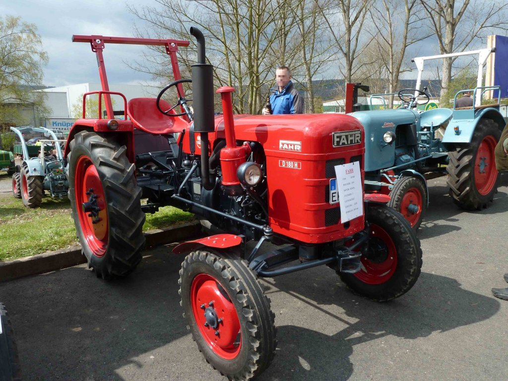 Fahr D 180 H steht bei der Oldtimerausstellung der Traktor-Oldtimer-Freunde Wiershausen, April 2012