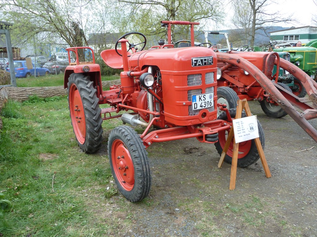 Fahr D 90 H steht bei der Oldtimerausstellung der Oldtimerfreunde Wiershausen, April 2012