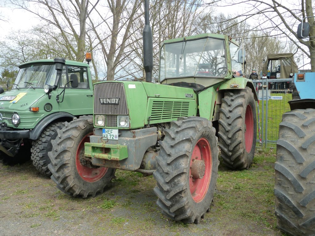 Fendt 611 S steht bei der Oldtimerausstellung der Traktor-Oldtimer-Freunde Wiershausen, April 2012
