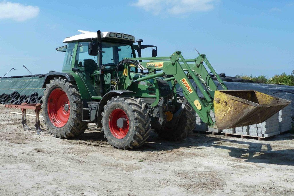 Fendt vom Friesenhof wartet auf den nchsten Einsatz, August 2012
