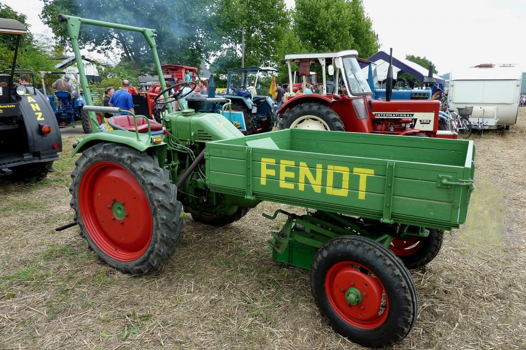 Fendt GT, Baujahr 1958, mit 898ccm-Dieselmotor, Traktorentreff Breisach, Sept.2011