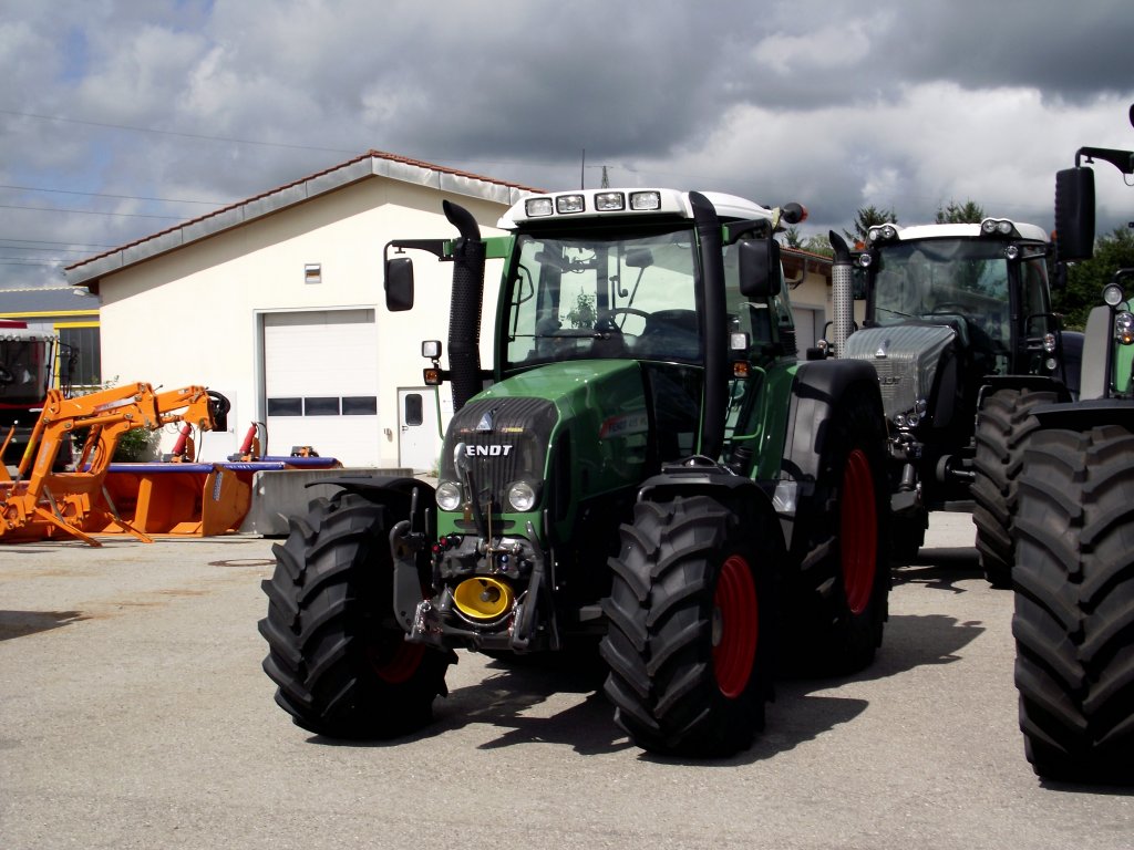 Fendt Vario 718 steht am 16.08.11 in Marktoberdorf 