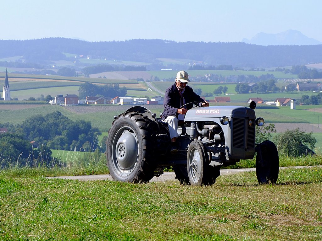 FERGUSON-Diesel trifft zur 9.STEYR-Club-Olympiade in Geiersberg ein; 120819