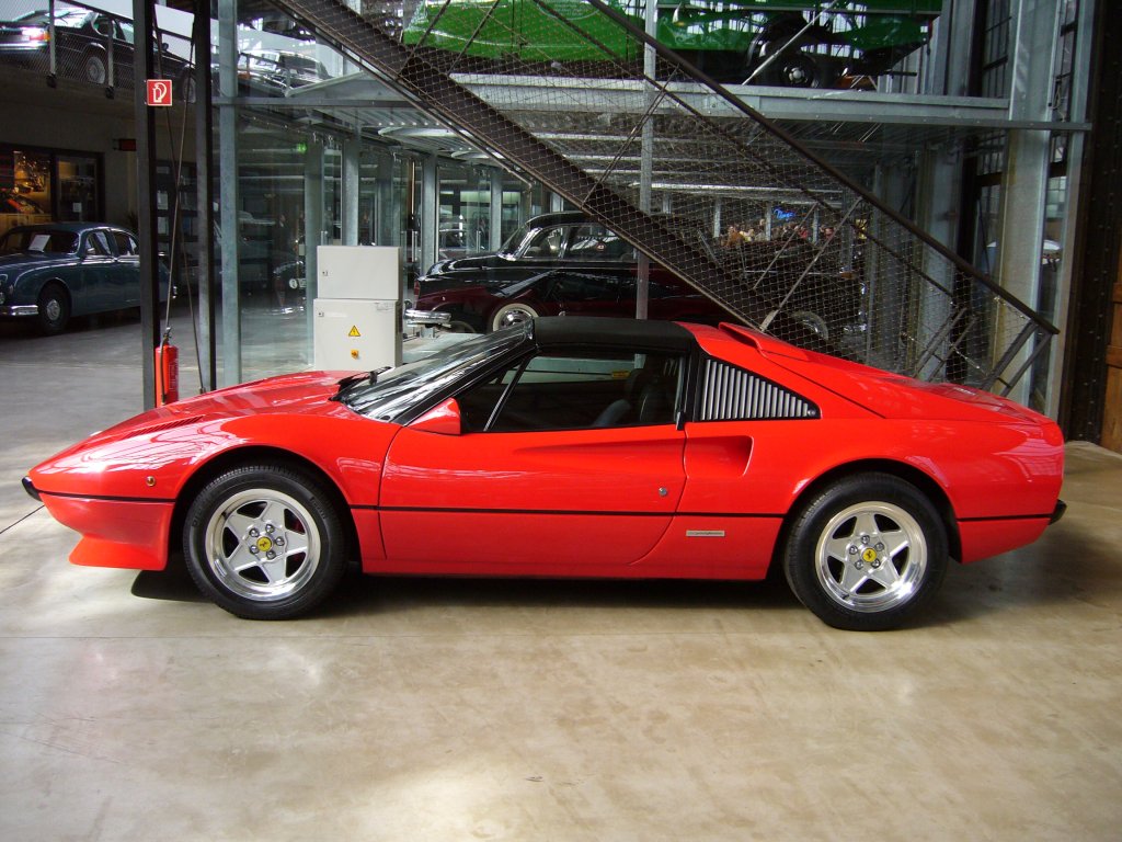 Ferrari 308GTSi.Der GTS war die Targa bzw. Spiderversion des 308 GT. In den Jahren 1981 & 1982 wurden 1.743 Targas gebaut. Meilenwerk Düsseldorf.