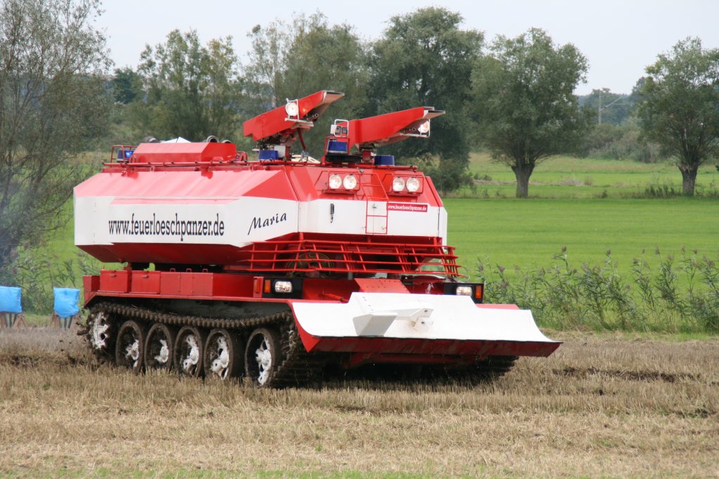 Feuerlschpanzer Maria am 11.09.2010 in Seehausen/Altmark