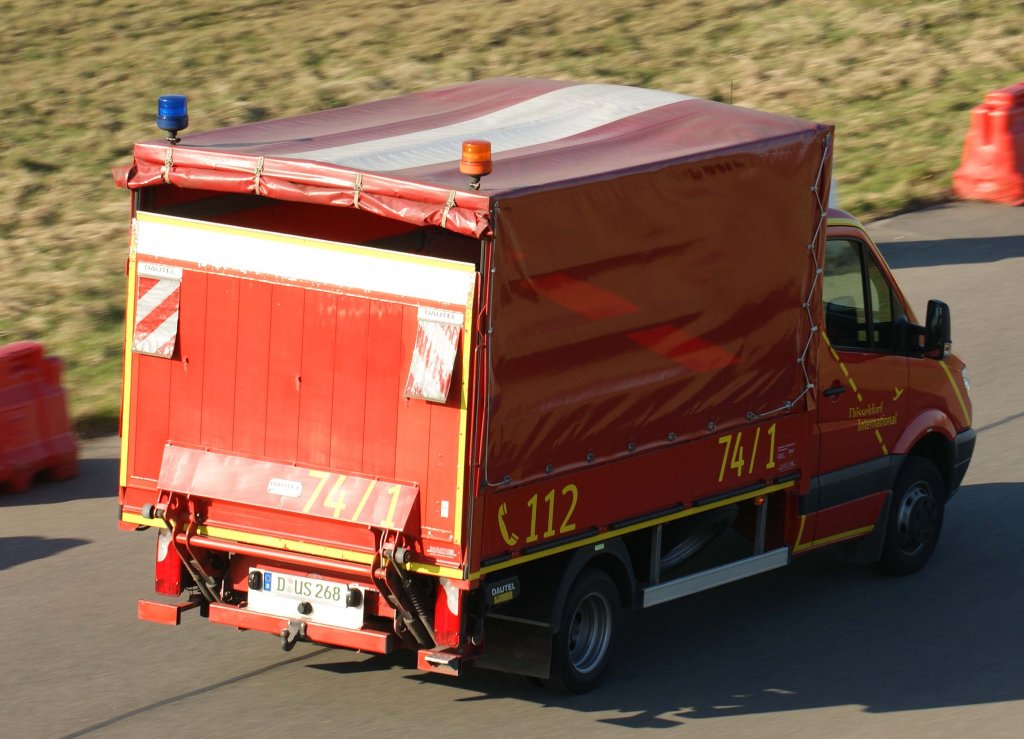 Feuerwehrfahrzeug  74/1  ~ Gertewagen (D-US 268), EDDL-DUS, Dsseldorf, 20.03.2011, Germany 


