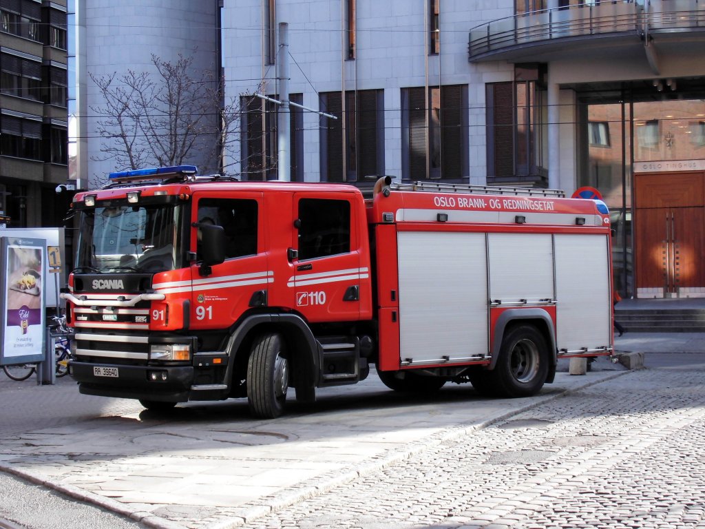 Feuerwehrfahrzeug Marke Scania in Oslo am 22.04.13