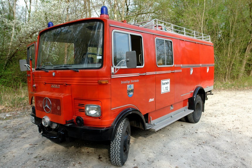 Feuerwehrumbau zum Wohnmobil...

Mercedes LP 608, Baujahr 1970 mit 4Zyl OM314 und originalen 18.000km