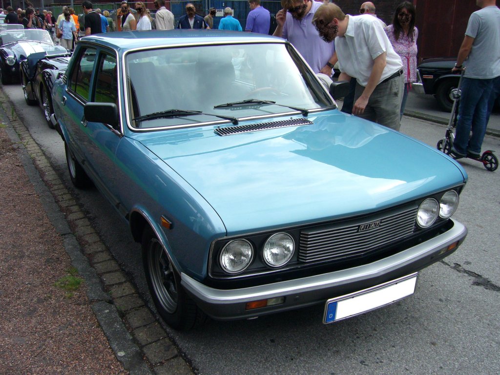 Fiat 132. 1972 - 1981. Hier wurde ein Auto der letzten 132´er Bauserie ab 1979 abgelichtet. Oldtimertreffen Kokerei Zollverein am 04.09.2011.