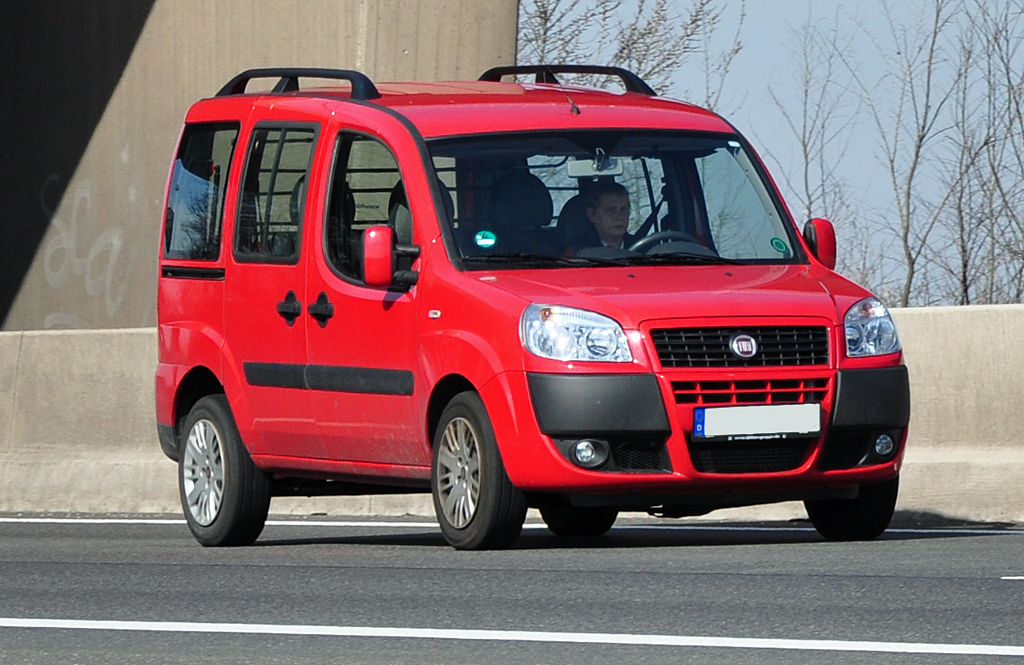 Fiat Doblo auf der A61 bei Miel - 21.03.2011