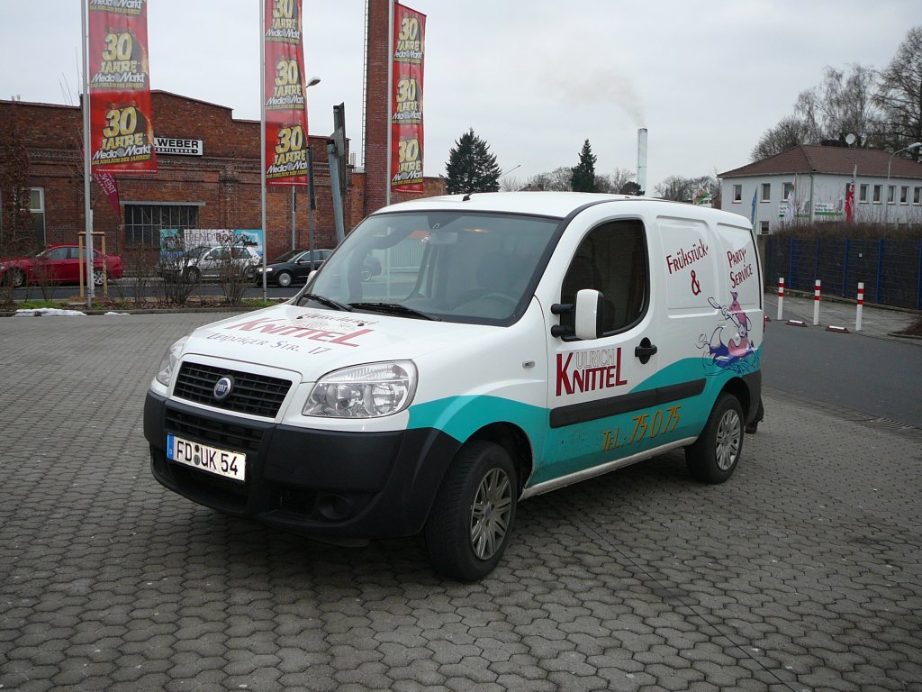 Fiat Doblo der Metzgerei Knttel als Frhstcksservice unterwegs in Fulda, Januar 2010