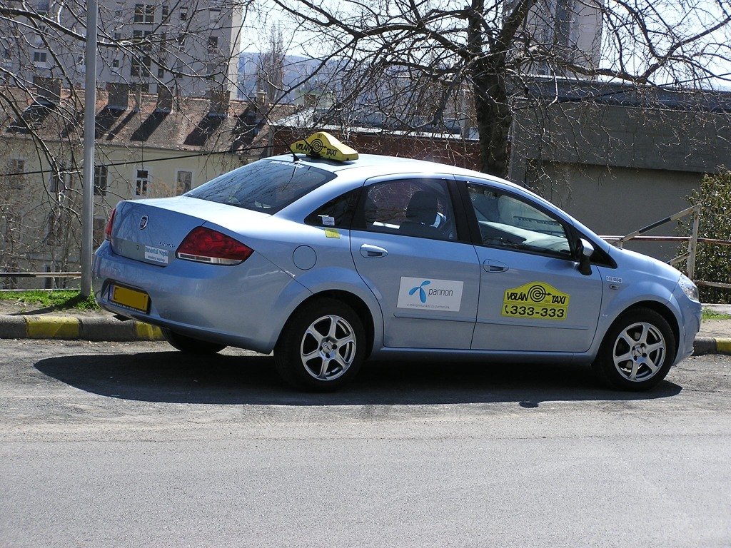 Fiat Linea Taxi. Aufnahmedatum: 29.03.2010