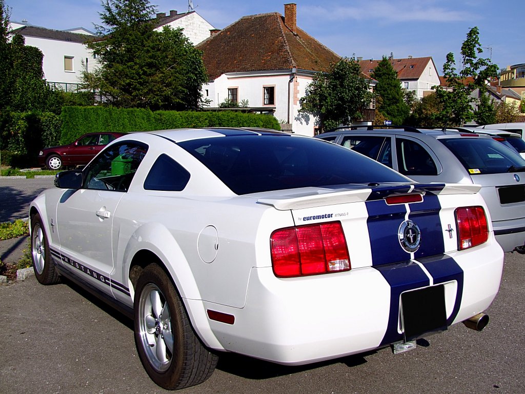 FORD-Mustang kann auch sein Hinterteil sehen lassen;110917