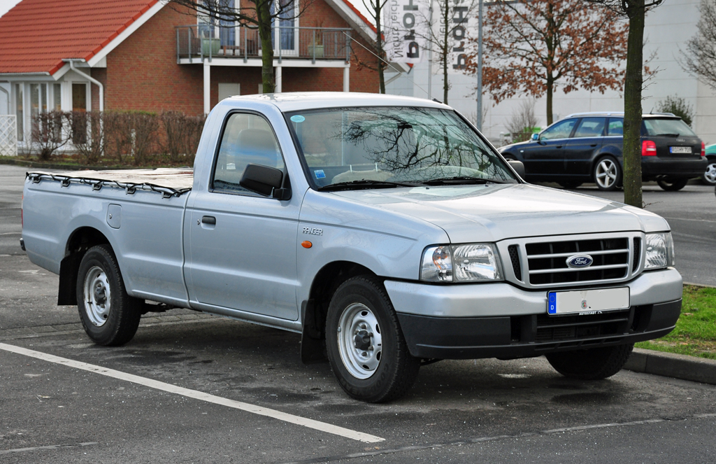 Ford Ranger Pickup auf einem Parkplatz in Euskirchen - 18.01.2011