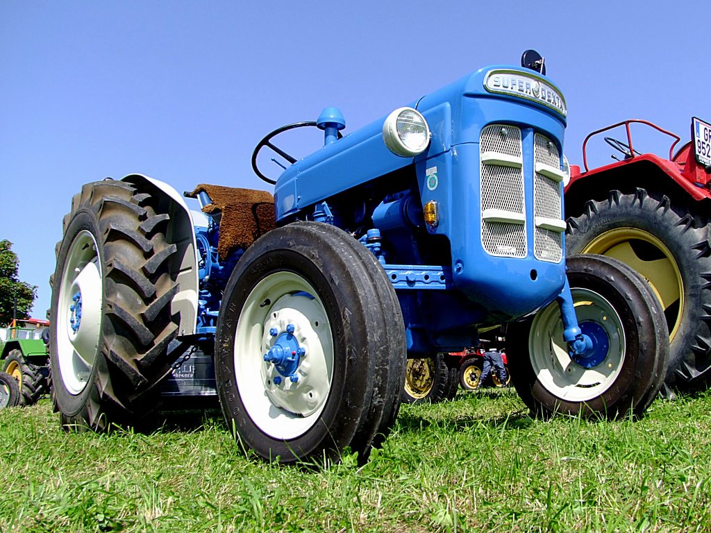 FORDSON-SUPER-DEXTA; wartet auf den Startschu zur Traktoren-Olympiade in Geiersberg;110821
