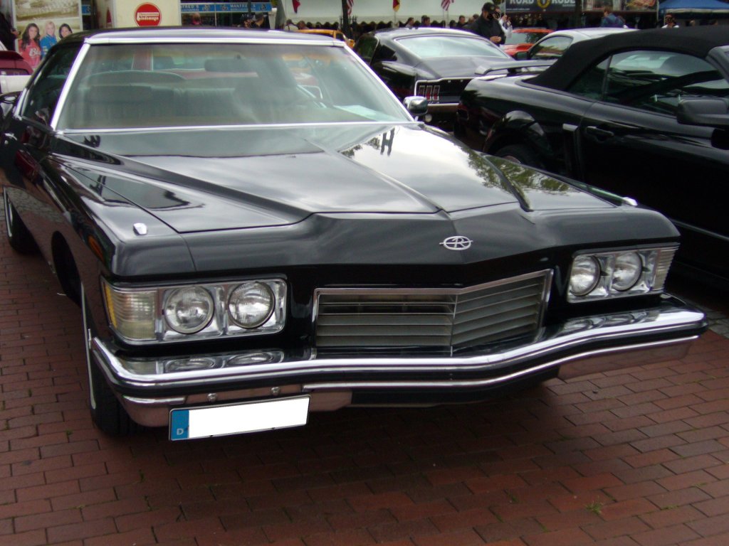 Frontansicht eines 1973´er Buick Riviera. US-cartreffen in Oberhausen am 23.07.2011.