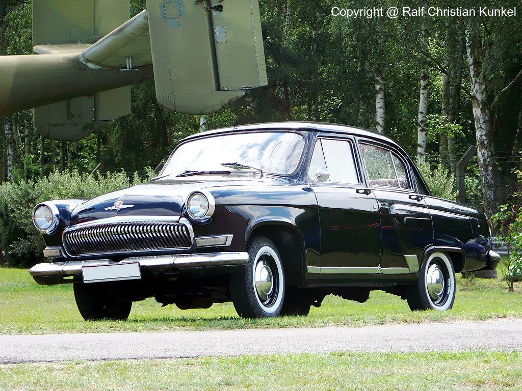 GAZ M21 Wolga - sowjetische Limousine - fotografiert zum Militrfahrzeug-Treffen am Flugplatzmuseum Cottbus am 20.07.2008 - Copyright @ Ralf Christian Kunkel 