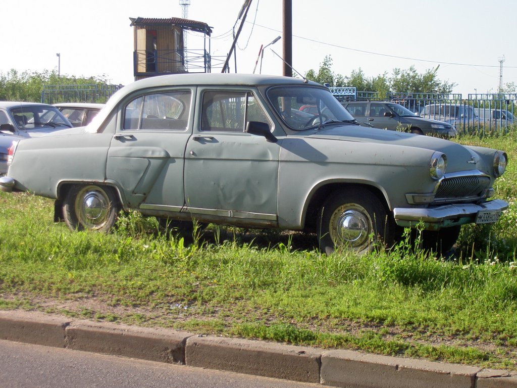 GAZ Wolga M21, aufgenommen in St. Petersburg (05.07.2010)