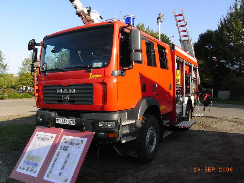 Gebäudebrandfahrzeug (TLF 20/28-2,8) der Spez. Pioniere 164 in Itzehoe am 26.09.2009 aufgenommen.
