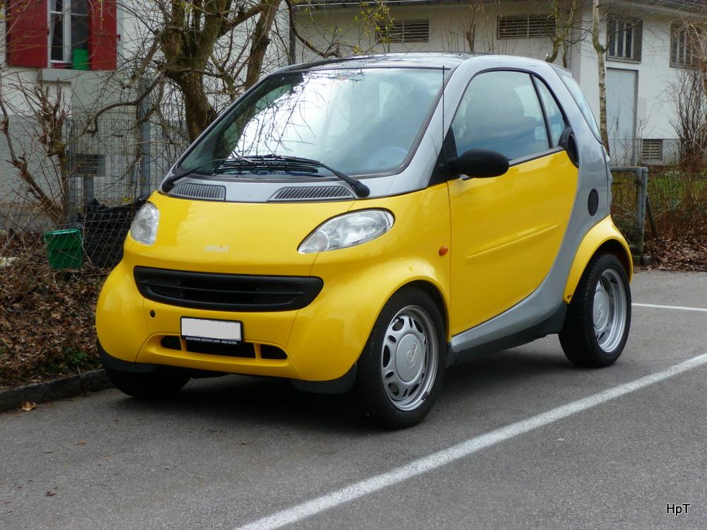 Gelb-Grauer Smart in Langenthal am 25.03.2010