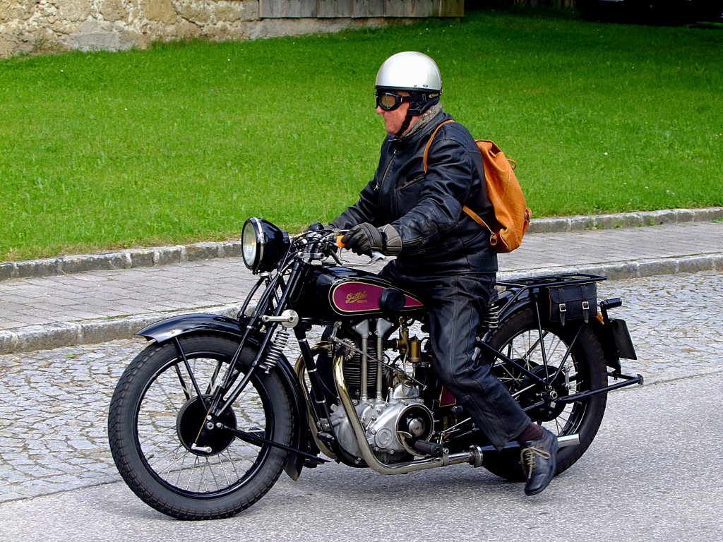 Gillet Herstal 350 Tour Du Monde 1929, am Weg zu einer Oldtimerveranstaltung; 130707