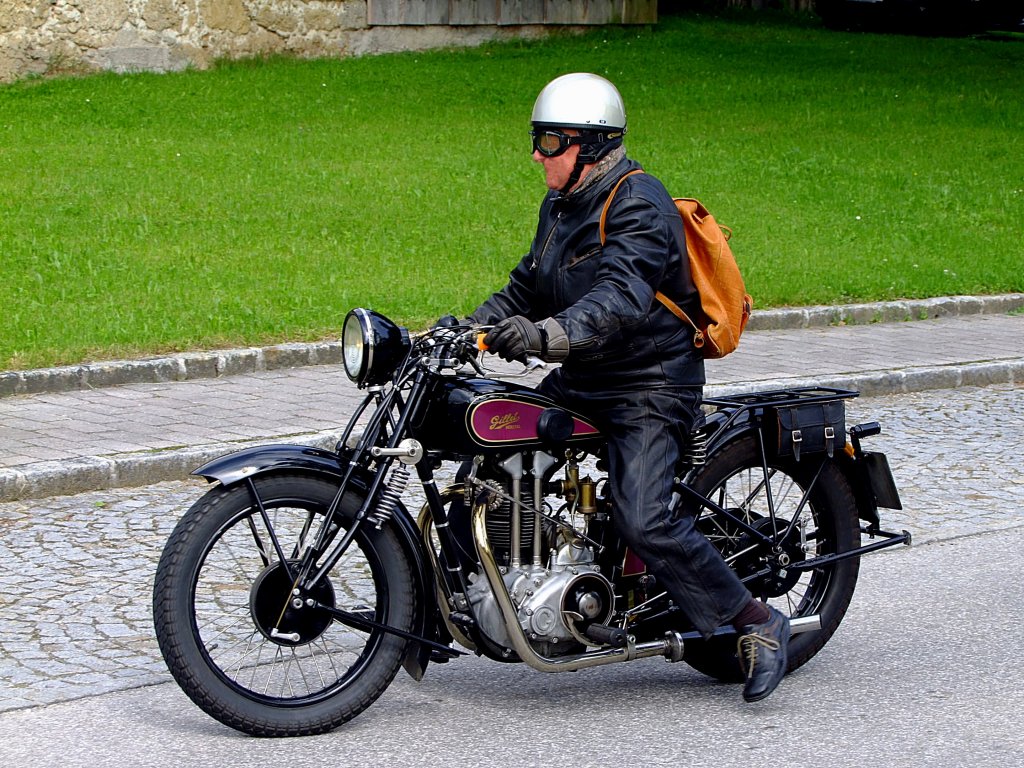 Gillet Herstal 350 Tour Du Monde 1929, am Weg zu einer Oldtimerveranstaltung; 130707