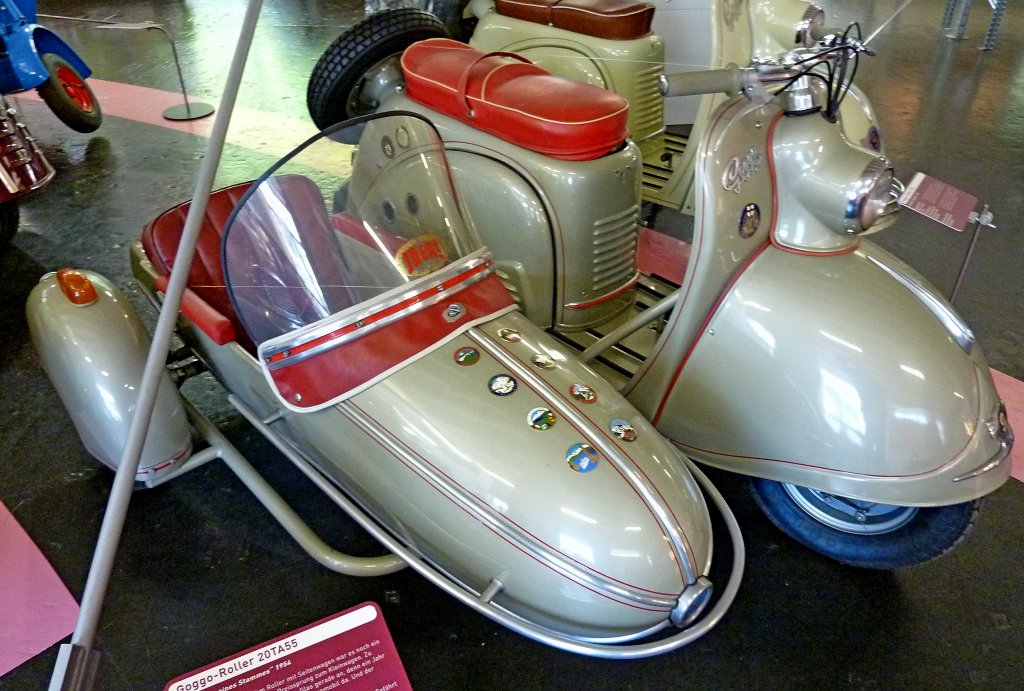 Goggo-Roller 20TA55, Baujahr 1954, Motor mit 197ccm und 11PS, Vmax.70Km/h, 46.500 Stück wurden von der Firma Glas in Dingolfingen gebaut, hier mit Seitenwagen Royal RSG, Automuseum Schramberg, Mai 2012 