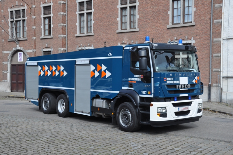 GTLF 15.000 Iveco Stralis AD260 545 6x2*4 Aufbau Plastisol & Vanassche der Belgischen Zivilschutz Standort Brasschaat, Aufnahme am 21/07/2012 in Brussel nach Anlass des Nationalfeiertags 