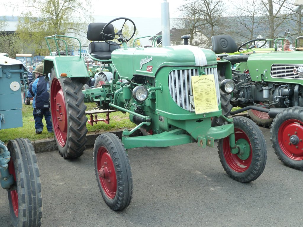 Gldner 15 PS ist Gast bei der Oldtimerausstellung der Traktor-Oldtimer-Freunde Wiershausen, April 2012 