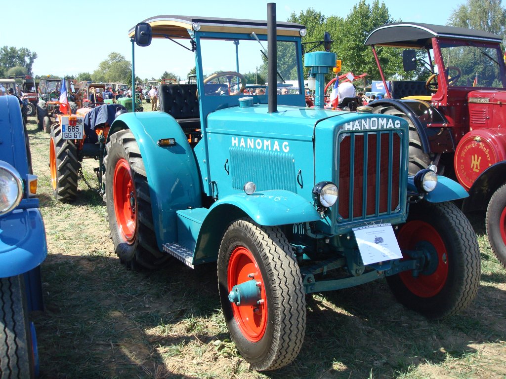 Hanomag R 40C, Strassenzugmaschine aus dem Jahr 1947,
5200ccm und 40PS
Traktortreff Breisach Sept.2009
