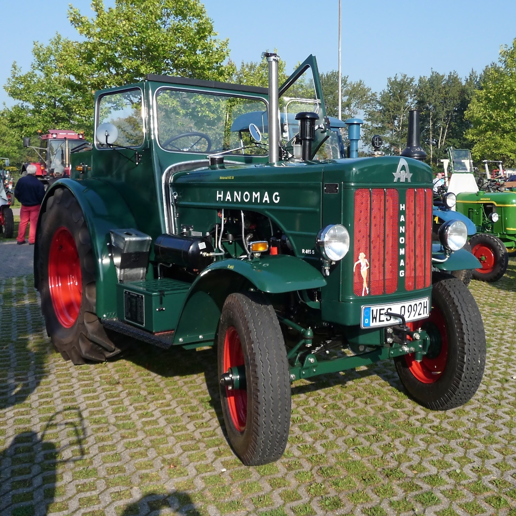 Hanomag R 455 S, gebaut 1957-1958, 55 PS, 5702 ccm, 4 Zylinder Diesel, 20 km/h. Treckertreff Grefrath, 25.9.11