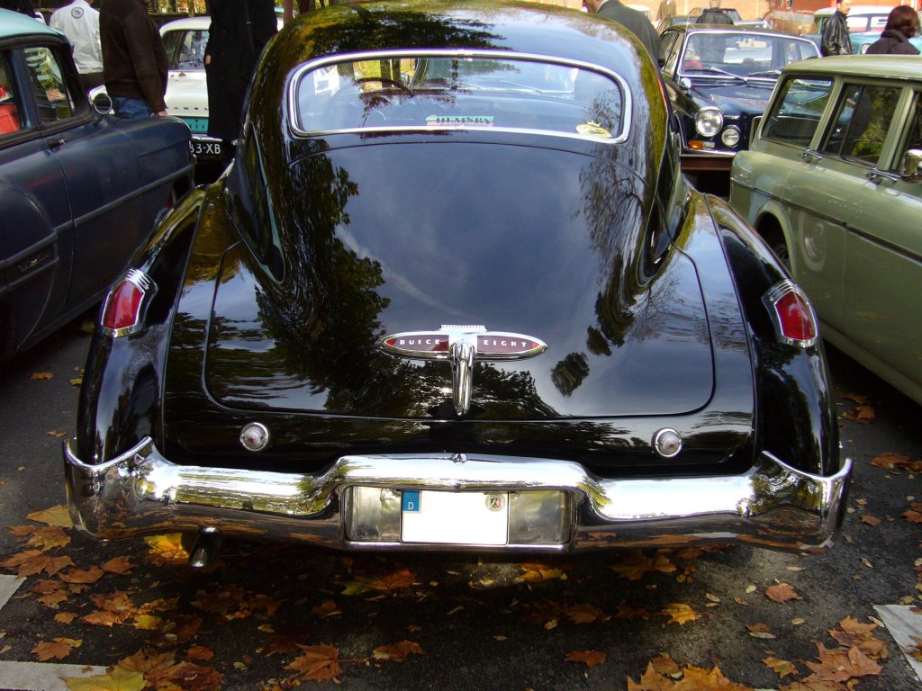 Heckansicht eines 1949´er Buick eight Super Sedanette. Besucherparkplatz der der Historicar am 18.10.2008.