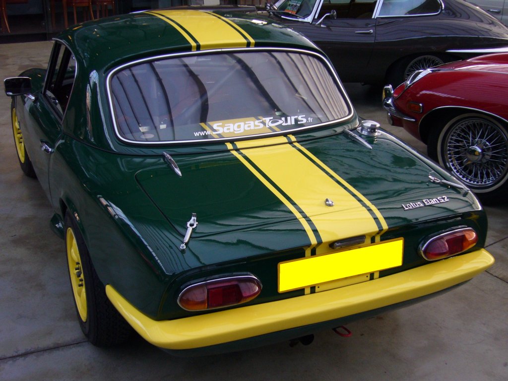 Heckansicht eines Lotus Elan S2 von 1965. Classic Remise Dsseldorf am 28.01.2012.