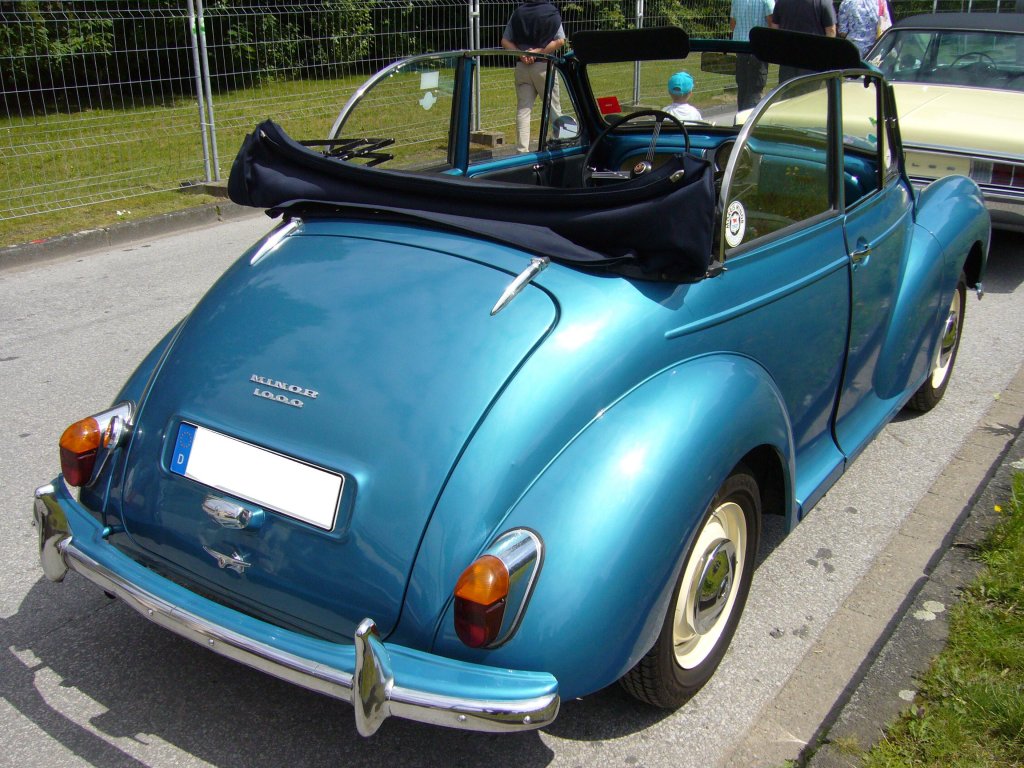 Heckansicht eines Morris Minor 1000 Convertible. 1956 - 1969. Oldtimertreffen Kokerei Zollverein am 01.07.2012.