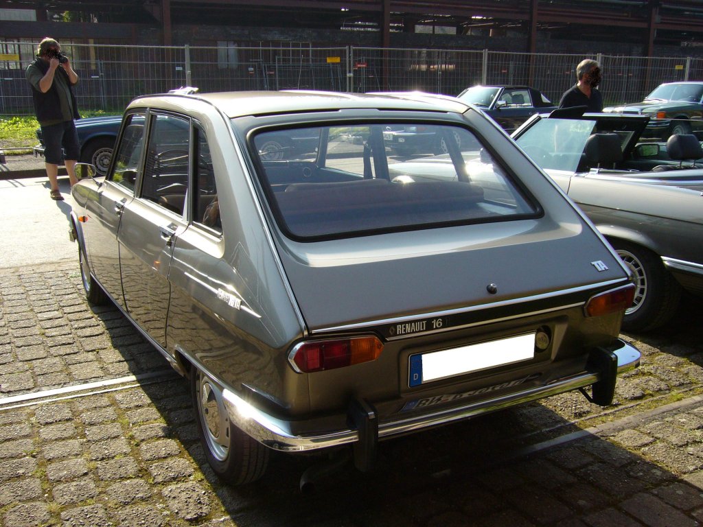 Heckansicht eines Renault 16TA. 1965 - 1980. Oldtimertreffen Kokerei Zollverein am 02.10.2011.